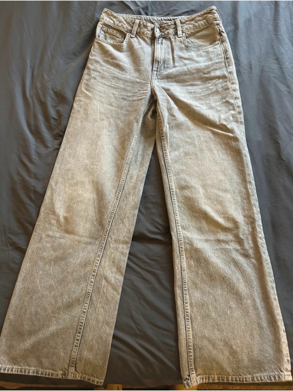 H&M women’s straight-leg Jeans in gray